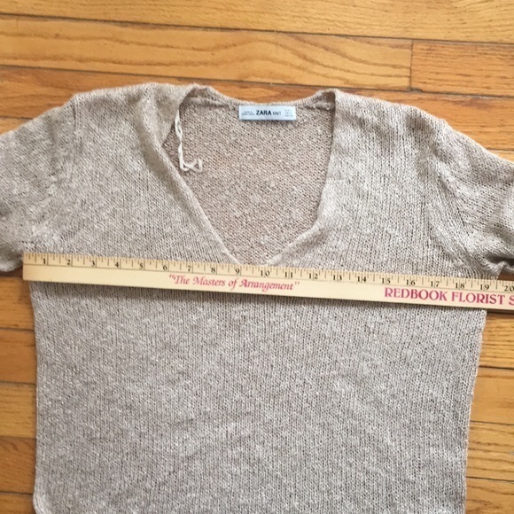 Zara Knit tan V neck sweater - Picture 7 of 9